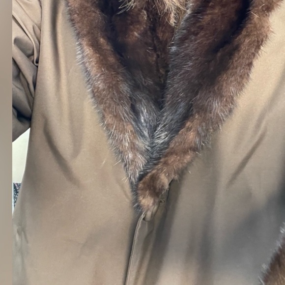 Rain coat Mink fur 🧥 approximate size L/XL (12/14) in good condition winter coat - Picture 4 of 9